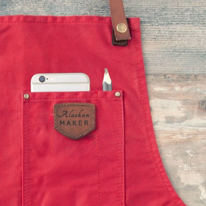 Vintage Schürze | rote Schürze Alaskan Maker | Lederband | mit Brusttasche